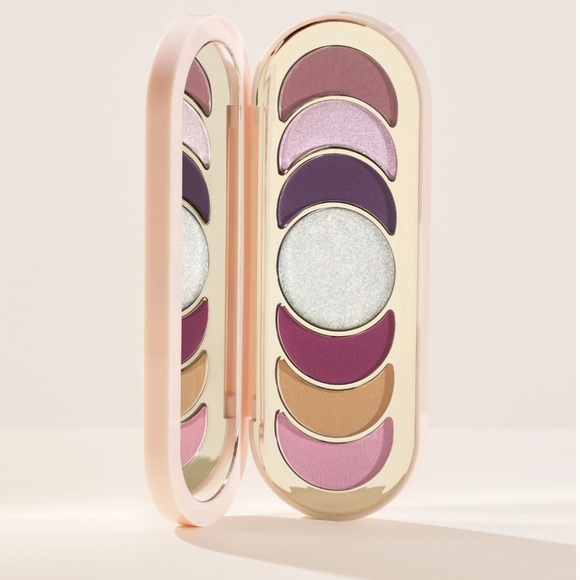 ✨ Rare Beauty Discovery Eyeshadow Palette – Came To Play - Picture 3 of 9